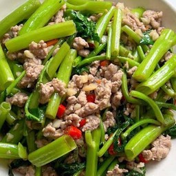 ผัดผักบุ้งแก้วหมู ราดข้าว