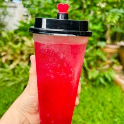 น้ำแดงโซดา