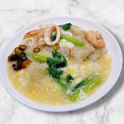 Seafood Eggs Hor Fun海鲜滑蛋河粉 ราดหน้าทะเลไข่สิงค์โปร์