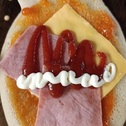 2 ชิ้นไส้ซอสพิซซ่า+แฮม+ชีสแผ่น