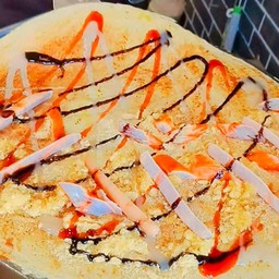 พริกเผาหมูหยองไส้กรอกปูอัดราดซอสช็อกโกแลตนมข้นสตอเบอรี่