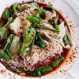 ข้าวปุ้นซาวน้ำยาปลาร้า