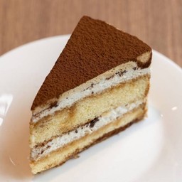 Tiramisu cake