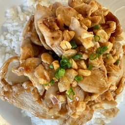 ข้าวไก่กระเทียม