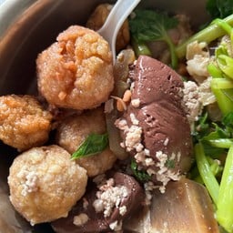 ก๋วยเตี๋ยวแคะ เจ๊เล็ก อั้งม่งฮวด  ซ.พหลโยธิน 1