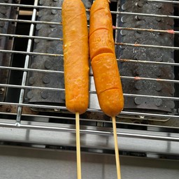 ลูกชิ้นปิ้งย่าง น้ำจิ้มมะขาม ลูกชิ้นปิ้งย่าง น้ำจิ้มมะขาม