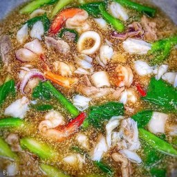 ราดหน้าทะเล