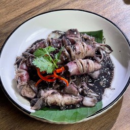 หมึกผัดนํ้าดำ
