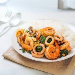 ข้าวกุ้ง+หมึกผัดกะเพรา
