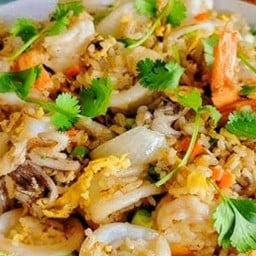 ข้าวผัดทะเล