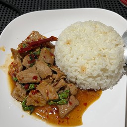 กะเพราเนื้อ ชิ้น