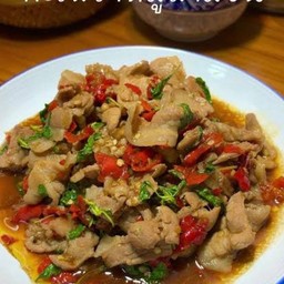 หมูสามชั้นสไลด์ผัดกระเพรา(กับข้าว)