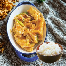 ข้าวหมึกผัดไข่เค็ม