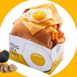 โทสแซนวิชไข่-แบล็คทรัลเฟิล แฮมชีส Black Truffle Cheese Egg toust ( Egg All Day)