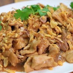 ข้าวหมูสันคอสไลด์ผัดกระเทียม
