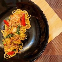 Holy Basil Heat: The Noodles บะหมี่ผัดขี้เมา