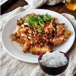 ข้าวหมูกรอบพริกเกลือ