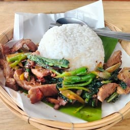 ข้าวผัดคะน้าหมูชิ้น