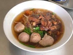 ก๋วยเตี๋ยวเนื้อสด ลูกชิ้นเนื้อ