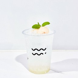 ลิ้นจี่โซดา (Lychee Sparkling Soda)