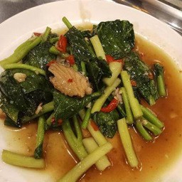 ผัดคะน้าปลาเค็ม