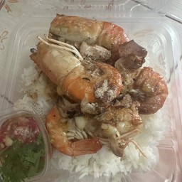 Garlic Shrimp Over Rice With Seafood Dipping Sauce