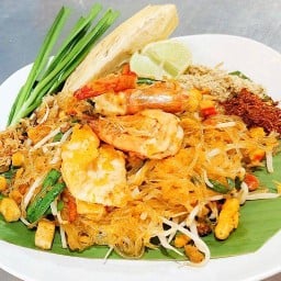 เจ้ากล้วย กล้วยทอดสูตรสุโขทัย ตลาดนัดมนวดี บ้านกล้วยไทรน้อย