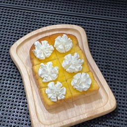 ขนมปังปิ้ง วิปครีม