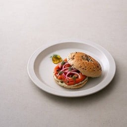 Smoked salmon bagel