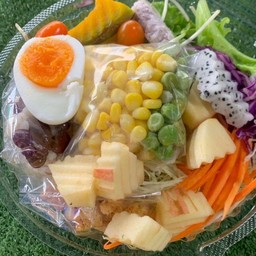 สลัดผักรวมผลไม้