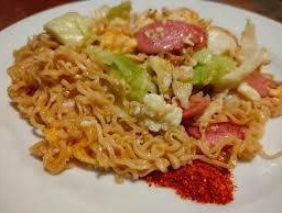 มาม่าผัดไก่