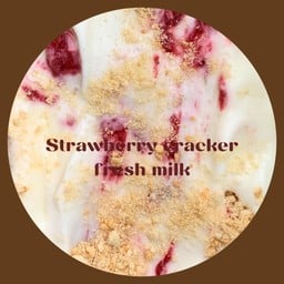 Strawberry cracker fresh milk - ice cream