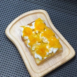 ขนมปังปิ้ง วิปครัม ฝอยทองเพชรบุรี