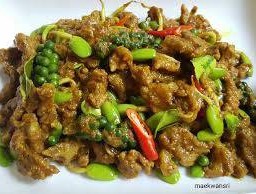 ข้าวเนื้อผัดพริกสด