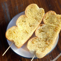 ปังอบ เนยกระเทียม