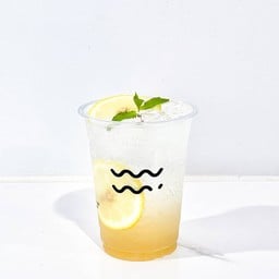 น้ำผึ้งมะนาวโซดา (Honey Lemon Sparkling Soda)