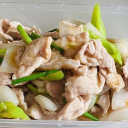 ผัดพริกอ่อนหมู (^^กับข้าว^^)