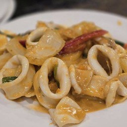 ผัดปลาหมึกไข่เค็ม