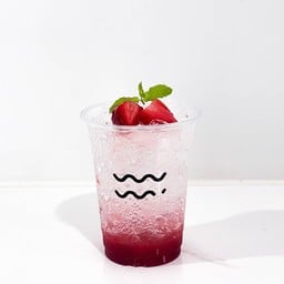 สตรอว์เบอร์รีโซดา (Strawberry Sparkling Soda)