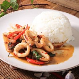 ข้าวกระเพราหมึก