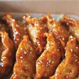 เกี๊ยวซ่าไก่เยาวราช 5 ชิ้นซอสเผ็ดเกาหลี