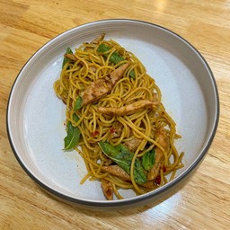 สปาเก็ตตี้กะเพราสเต็กหมู