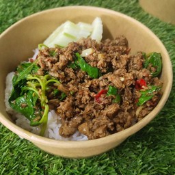 กระเพราหมูสับ