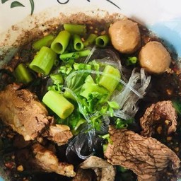 ก๋วยเตี๋ยวเนื้อเส้นวุ้นเส้น