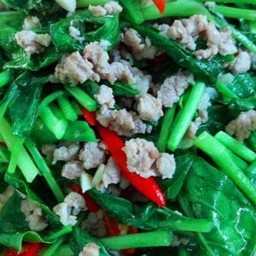 ผัดคะน้าหมูสับ