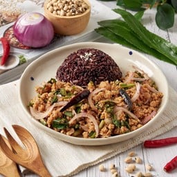 ข้าวไรซ์เบอรี่ + ลาบ Spicy Minced Chicken Salad