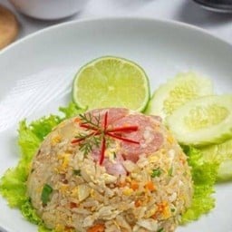 ข้าวผัดแหนม