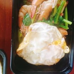 คะน้ากุ้งราดข้าว + ไข่ดาว