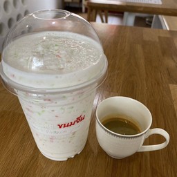 คอฟฟี่ & ปีโป้ปั่น