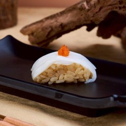 ซูชิปลาหมึก                                        (Squid Sushi)